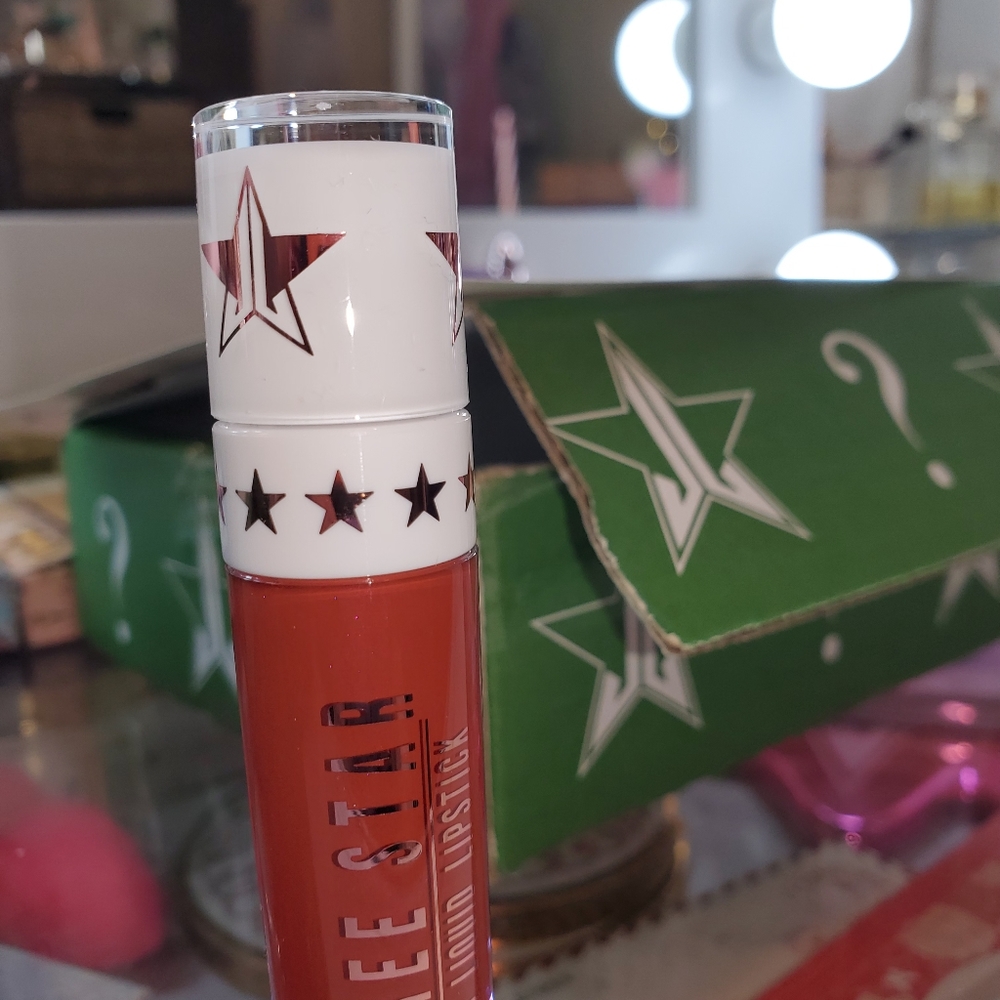 Jeffree Star hoe hoe hoe liquid lipstick & sticker
